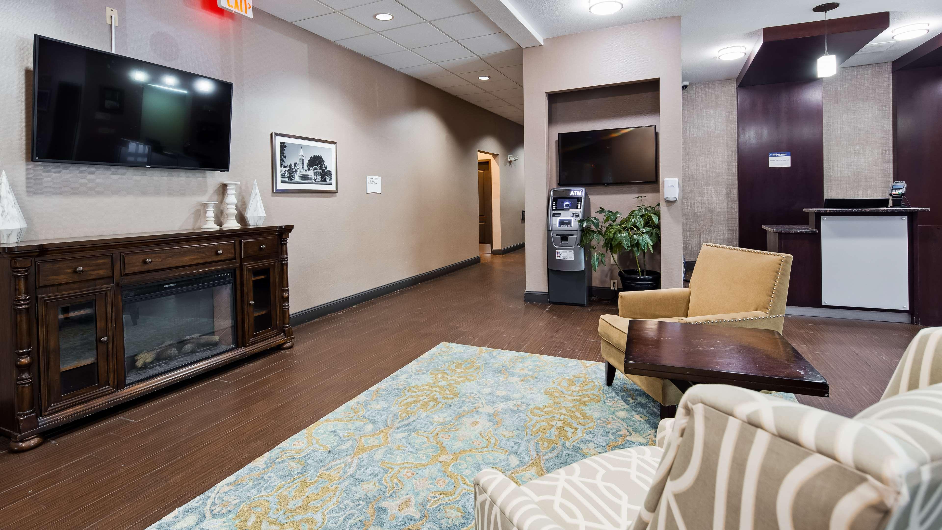 Best Western Plus Lee'S Summit Hotel & Suites Bagian luar foto